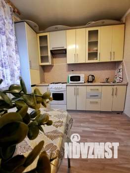 1-к квартира, посуточно, 35м2, 4/10 этаж