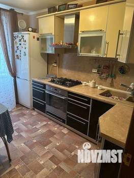 2-к квартира, вторичка, 61м2, 1/6 этаж