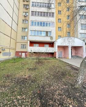 3-к квартира, вторичка, 107м2, 1/10 этаж