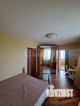 3-к квартира, вторичка, 100м2, 1/8 этаж