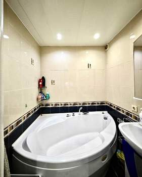 4-к квартира, вторичка, 83м2, 9/9 этаж