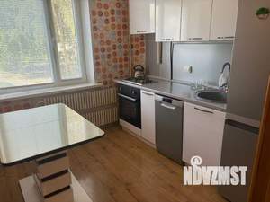 2-к квартира, вторичка, 62м2, 1/10 этаж