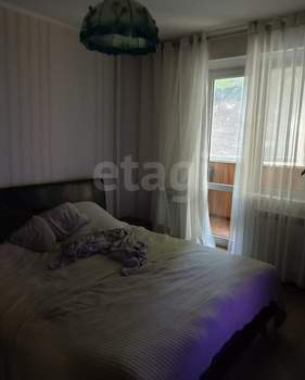 3-к квартира, вторичка, 72м2, 1/10 этаж