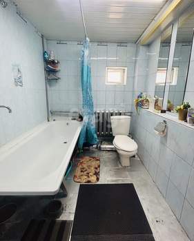 3-к квартира, вторичка, 63м2, 1/1 этаж