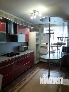 3-к квартира, вторичка, 100м2, 1/10 этаж