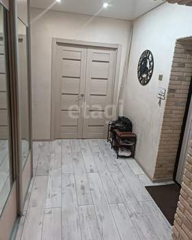 2-к квартира, вторичка, 58м2, 1/10 этаж