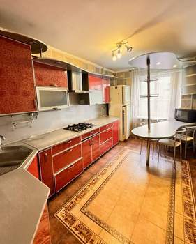 4-к квартира, вторичка, 110м2, 1/10 этаж