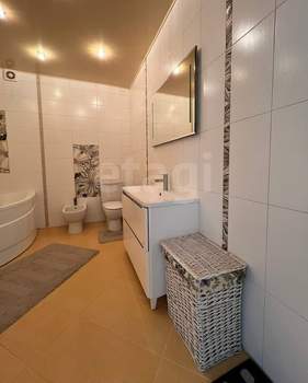 2-к квартира, вторичка, 70м2, 11/15 этаж