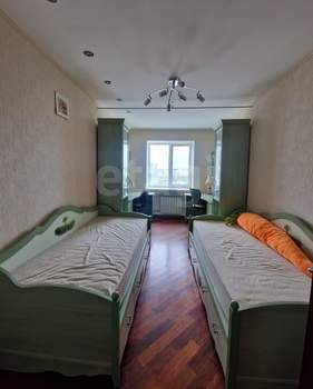 3-к квартира, вторичка, 100м2, 1/8 этаж