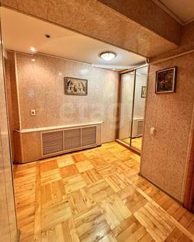 4-к квартира, вторичка, 110м2, 1/10 этаж