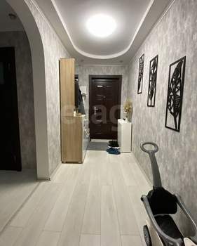 2-к квартира, вторичка, 62м2, 1/10 этаж
