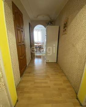 2-к квартира, вторичка, 64м2, 4/10 этаж