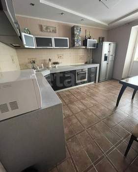 3-к квартира, вторичка, 83м2, 1/10 этаж