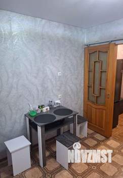 2-к квартира, вторичка, 60м2, 1/10 этаж