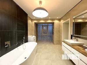 4-к квартира, вторичка, 241м2, 17/17 этаж