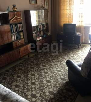 4-к квартира, вторичка, 74м2, 9/9 этаж