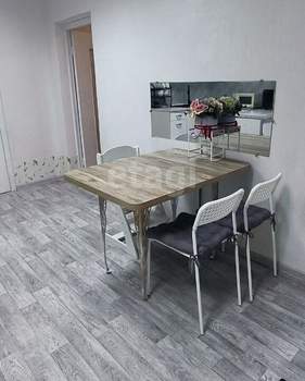 2-к квартира, вторичка, 61м2, 1/3 этаж
