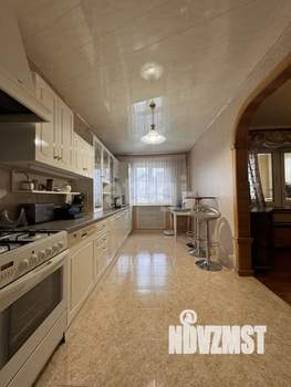 4-к квартира, вторичка, 150м2, 3/10 этаж
