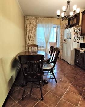 3-к квартира, вторичка, 106м2, 2/4 этаж