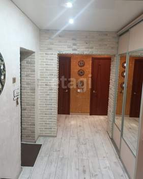 2-к квартира, вторичка, 58м2, 1/10 этаж