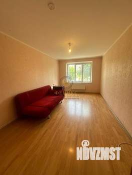 2-к квартира, вторичка, 63м2, 1/10 этаж