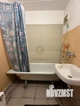 2-к квартира, вторичка, 63м2, 1/10 этаж