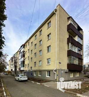 4-к квартира, вторичка, 63м2, 5/5 этаж