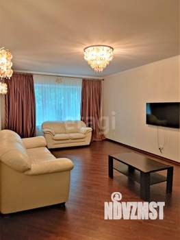 3-к квартира, вторичка, 106м2, 2/4 этаж