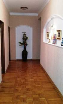 4-к квартира, вторичка, 122м2, 2/10 этаж