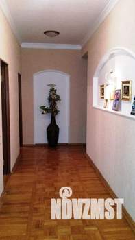 4-к квартира, вторичка, 122м2, 2/10 этаж