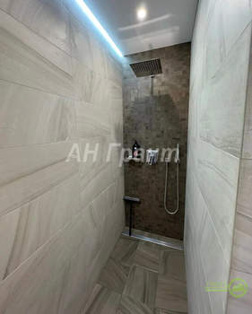 4-к квартира, вторичка, 128м2, 2/5 этаж