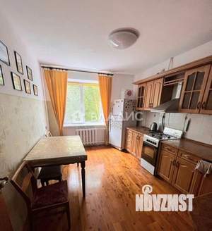 3-к квартира, вторичка, 98м2, 1/6 этаж