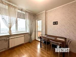 2-к квартира, вторичка, 63м2, 13/16 этаж