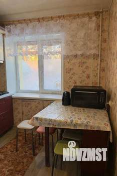 2-к квартира, вторичка, 42м2, 1/4 этаж