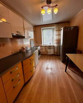 2-к квартира, вторичка, 65м2, 1/10 этаж