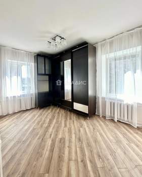 3-к квартира, вторичка, 68м2, 2/2 этаж