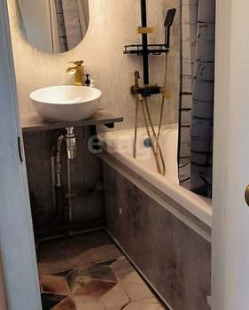 2-к квартира, вторичка, 61м2, 1/3 этаж