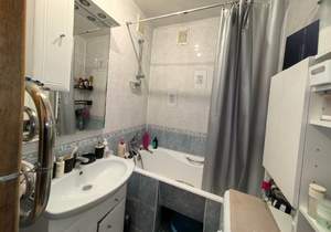 2-к квартира, вторичка, 70м2, 8/9 этаж