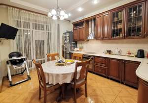 3-к квартира, вторичка, 119м2, 3/7 этаж