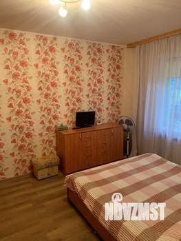 3-к квартира, вторичка, 60м2, 1/9 этаж