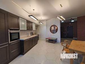 3-к квартира, вторичка, 120м2, 9/14 этаж