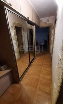 3-к квартира, вторичка, 58м2, 1/9 этаж