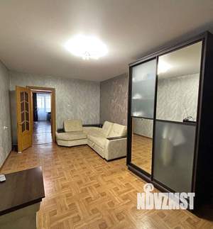 2-к квартира, вторичка, 60м2, 1/10 этаж