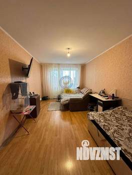 2-к квартира, вторичка, 62м2, 1/10 этаж