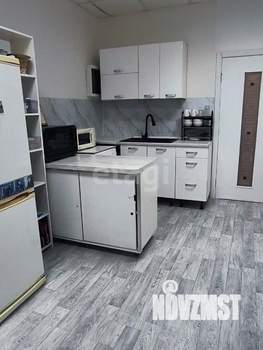 2-к квартира, вторичка, 61м2, 1/4 этаж