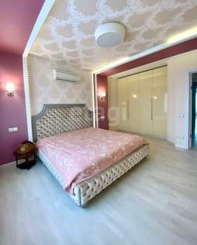 3-к квартира, вторичка, 107м2, 9/9 этаж