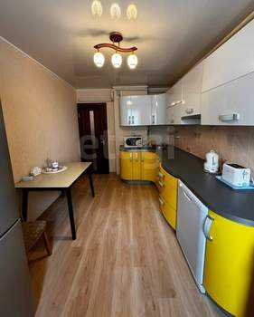 2-к квартира, вторичка, 65м2, 1/10 этаж