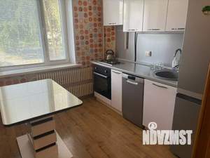 2-к квартира, вторичка, 62м2, 1/10 этаж